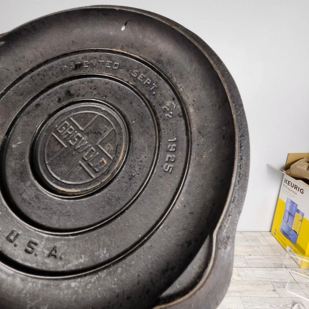 VTG Griswold No. 8 Cast Iron Low Dome Self Basting Skillet Cover Erie PA USA 468